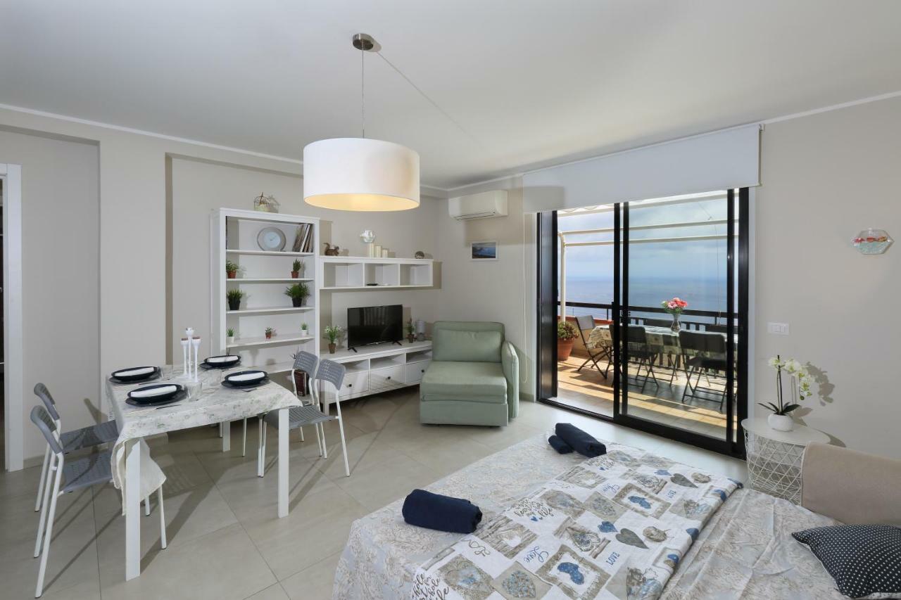 Olimpia'S House Apartment Таормина Екстериор снимка